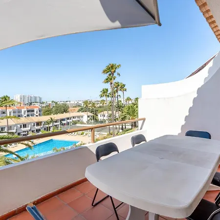 2 Bdr With Balcony & Pool By Lovelystay Appartamento